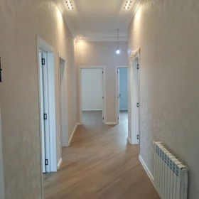 In Baku 120.0 m² house with 4.0 rooms is for sale - Image 3