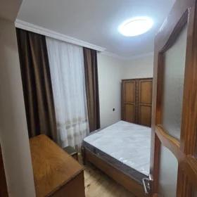 In Baku 75.0 m² house with 3.0 rooms is for rent - Image 3