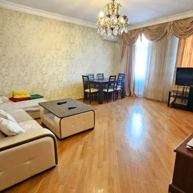 In Baku 150.0 m² apartment is for rent - Image 2