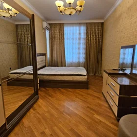 In Baku 150.0 m² apartment is for rent - Image 4