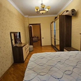 In Baku 150.0 m² apartment is for rent - Image 5