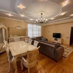 In Baku 135.0 m² apartment is for sale - Image 2