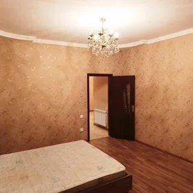 In Baku 130.0 m² apartment is for rent - Image 3