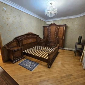 In Baku 135.0 m² apartment is for rent - Image 5