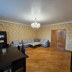 In Baku 135.0 m² apartment is for rent - Image 3