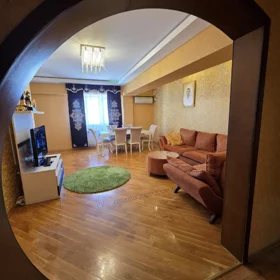 In Baku 180.0 m² apartment is for sale - Image 2