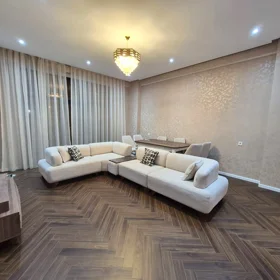 In Baku 90.0 m² apartment is for rent - Image 3