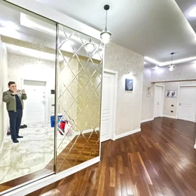 In Baku 150.0 m² apartment is for rent - Image 5