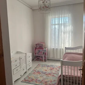 In Baku 140.0 m² house with 5.0 rooms is for rent - Image 5