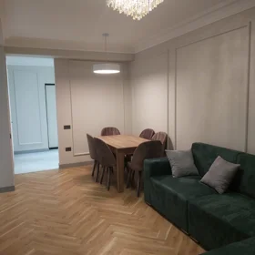 In Baku 90.0 m² apartment is for rent - Image 2