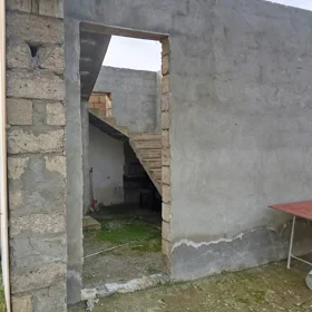 In Baku nan acre land is for sale - Image 2