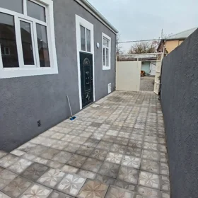 In Khirdalan 90.0 m² house with 3.0 rooms is for sale - Image 2