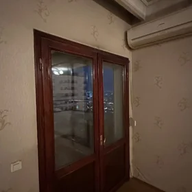 In Baku 250.0 m² apartment is for sale - Image 3