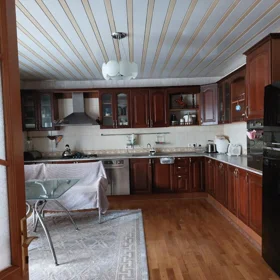 In Baku 135.0 m² house with 4.0 rooms is for rent - Image 3