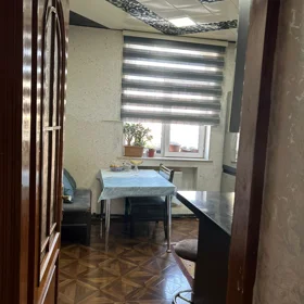 In Baku 105.0 m² apartment is for sale - Image 2