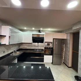 In Baku 120.0 m² apartment is for rent - Image 4