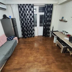 In Baku 70.0 m² apartment is for rent - Image 3