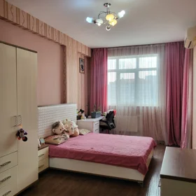 In Baku 178.0 m² apartment is for rent - Image 2