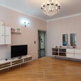 In Baku 130.0 m² apartment is for rent - Image 2