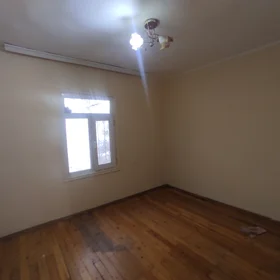 In Baku 85.0 m² house with 4.0 rooms is for sale - Image 4