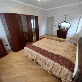 In Baku 130.0 m² apartment is for rent - Image 3