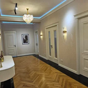 In Baku 150.0 m² apartment is for sale - Image 5