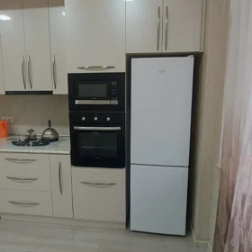 In Baku 90.0 m² apartment is for rent - Image 2
