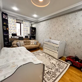 In Baku 140.0 m² apartment is for sale - Image 2