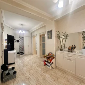 In Baku 140.0 m² apartment is for sale - Image 5