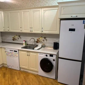 In Baku 80.0 m² apartment is for rent - Image 4