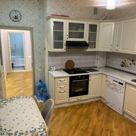 In Baku 80.0 m² apartment is for rent - Image 5