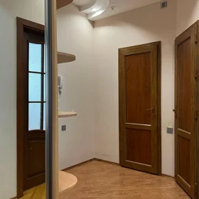 In Baku 70.0 m² apartment is for rent - Image 3