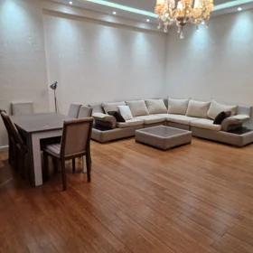 In Baku 196.0 m² apartment is for rent - Image 2