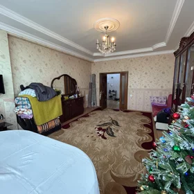 In Baku 107.0 m² apartment is for sale - Image 2