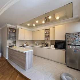 In Baku 120.0 m² apartment is for sale - Image 4
