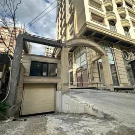 In Baku 320.0 m² apartment is for sale - Image 2