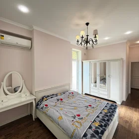 In Baku 117000.0 m² apartment is for sale - Image 5