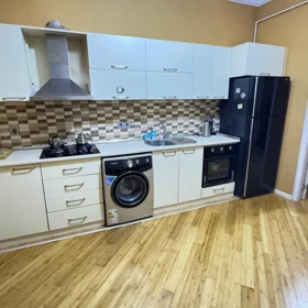 In Baku 80.0 m² apartment is for rent - Image 3