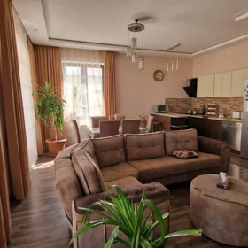 In Baku 180.0 m² house with 7.0 rooms is for sale - Image 2