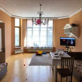 In Baku 360.0 m² house with 7.0 rooms is for sale - Image 3