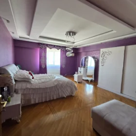 In Baku 180.0 m² apartment is for sale - Image 5