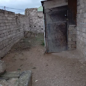 In Baku 400.0 m² house with 3.0 rooms is for sale - Image 3