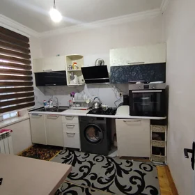 In Baku 180.0 m² house with 7.0 rooms is for sale - Image 4