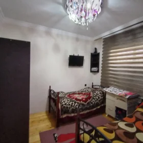 In Baku 180.0 m² house with 7.0 rooms is for sale - Image 5