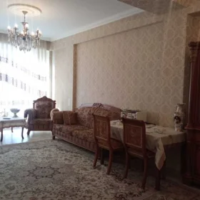 In Baku 72.0 m² apartment is for rent - Image 2