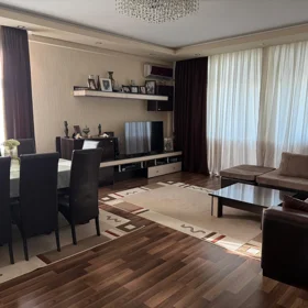 In Baku 146.0 m² apartment is for sale - Image 4