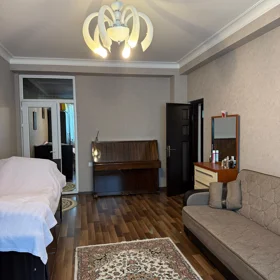 In Baku 146.0 m² apartment is for sale - Image 5