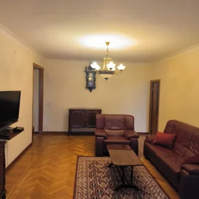 In Baku 70.0 m² apartment is for rent - Image 2
