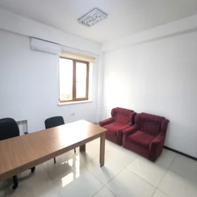 In Baku 19.0 m² office is for rent - Image 2