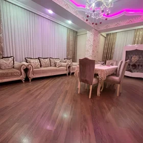 In Baku 135.0 m² apartment is for sale